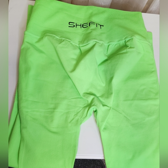 Seamless Leggings - Neon Green - Luxe - Picture 7 of 8